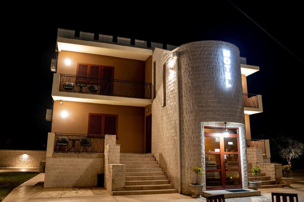 Motel Zeta Lux Mitrovici  Extérieur photo
