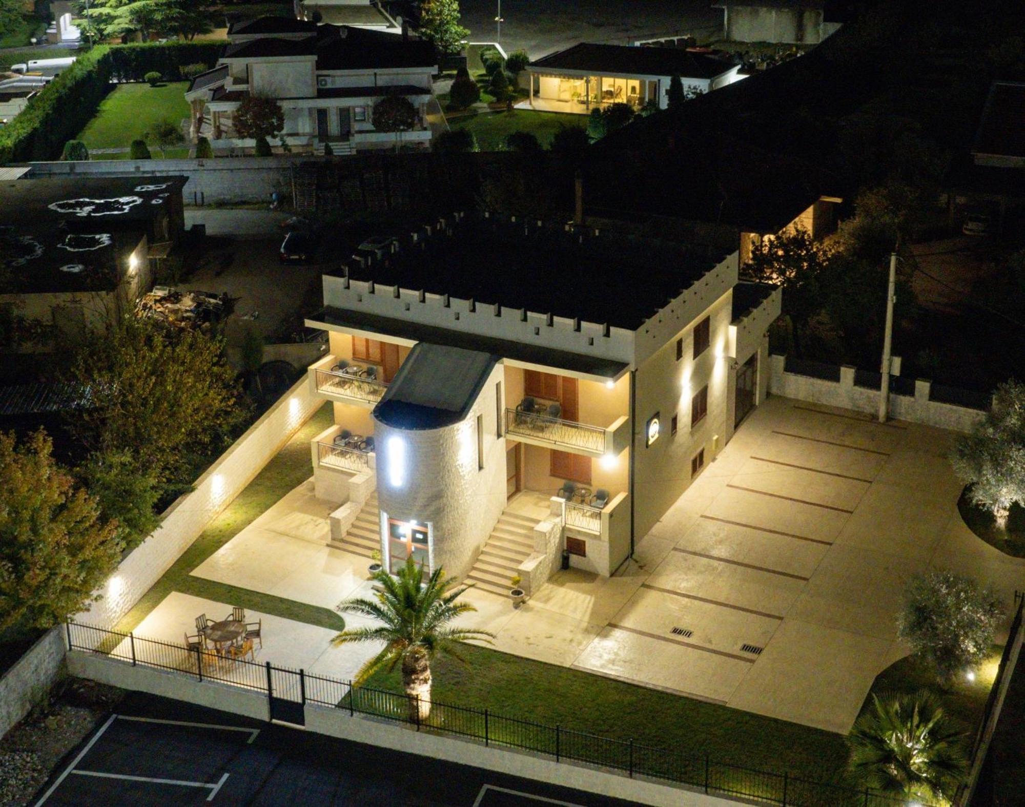 Motel Zeta Lux Mitrovici  Extérieur photo