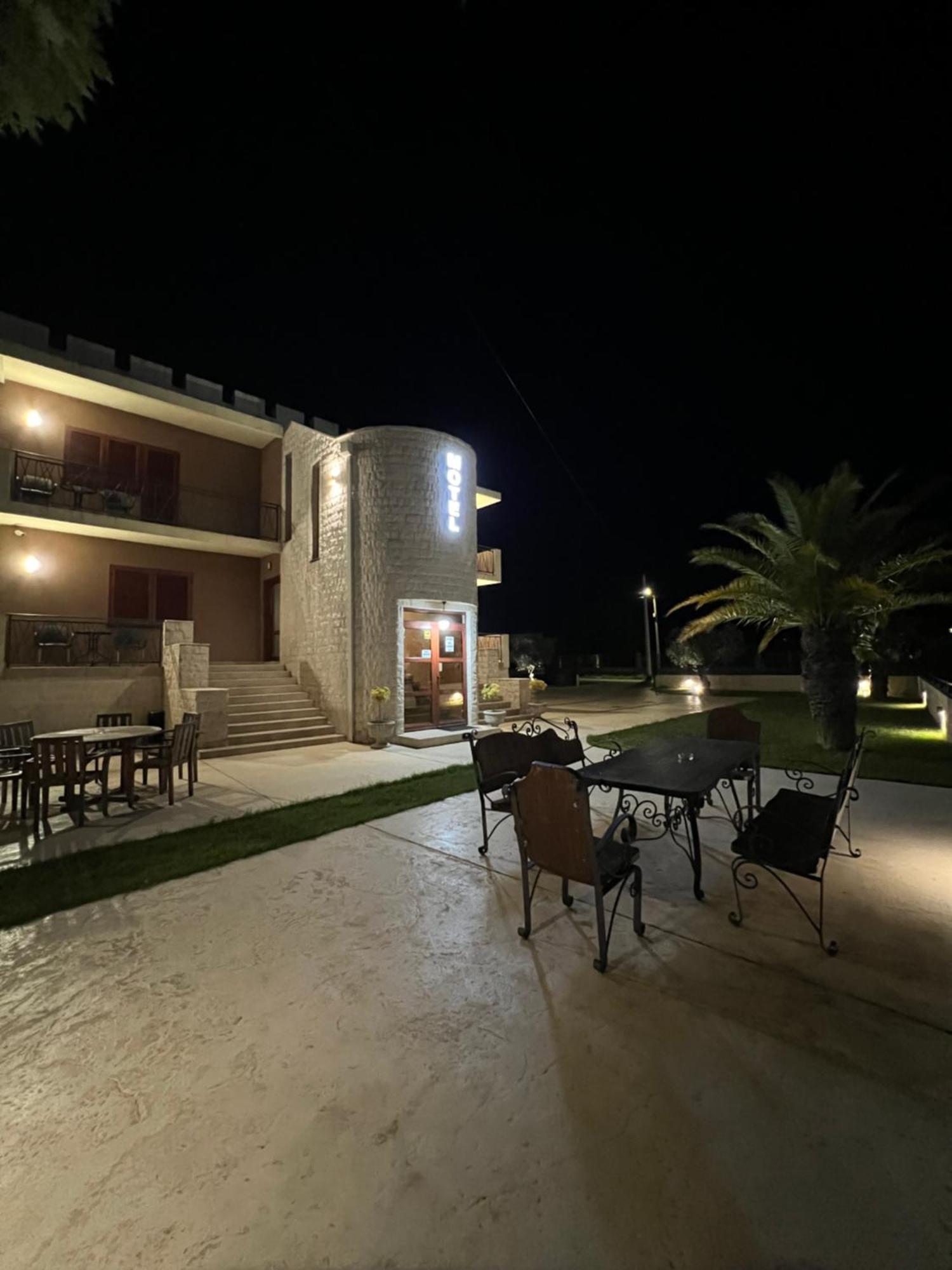 Motel Zeta Lux Mitrovici  Extérieur photo